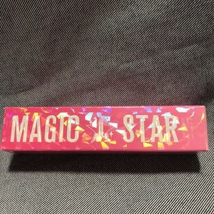 Jeffree star magic concealer in Orange